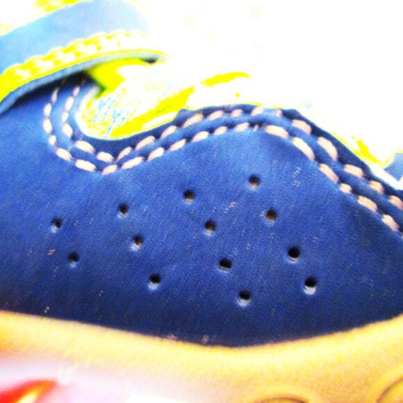 Size 3 Carter's childs breathable velco closure breathable cutout back tennis sh - Picture 7 of 7